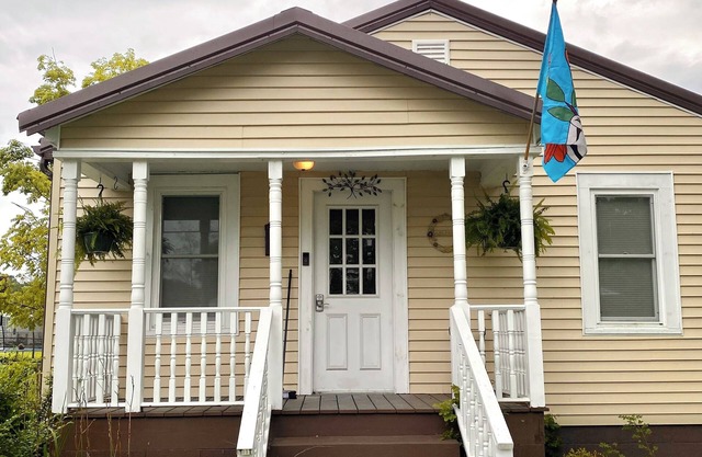 Spacious home in quiet neighborhood. Fenced yard. Easy access to attractions.