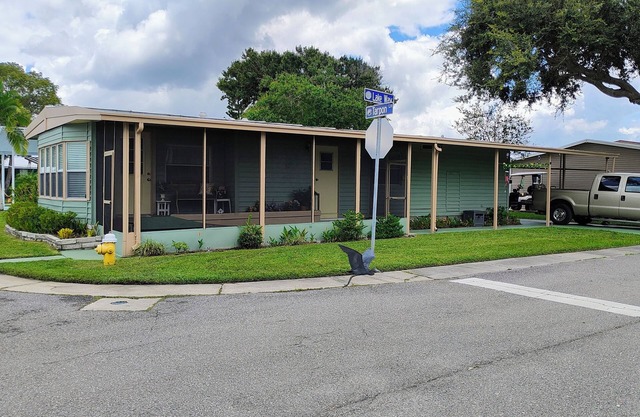 Spacious Home near Everything in charming Oldsmar