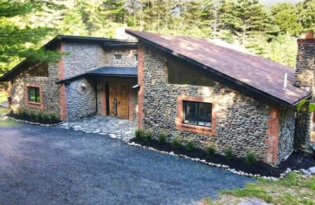 Spacious Home on 5 Acres 2 Hrs to NYC