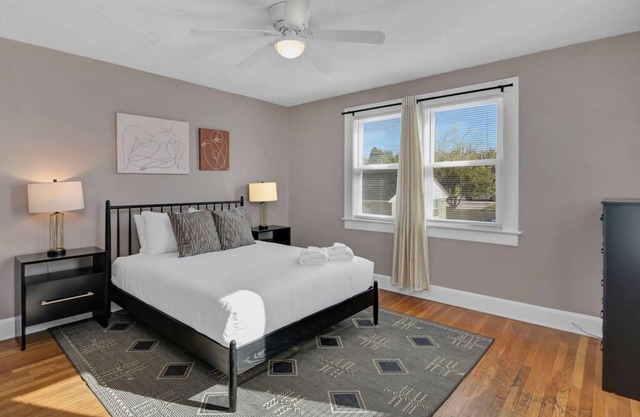 Spacious Home on Gervais | 4BR 2BA | Downtown