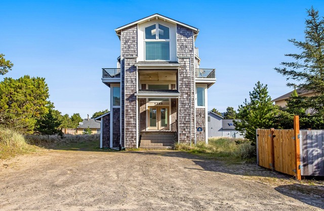 Spacious Home Perfect for Multi-Family Trips - 2 Master Suites & Chef's Kitchen