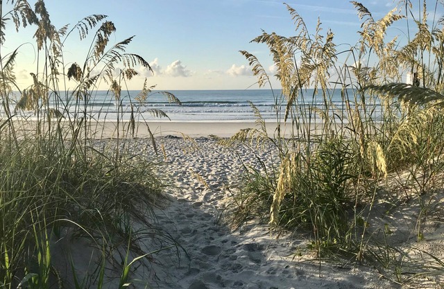 Spacious Home w/Ocean Views at Quiet end of Island