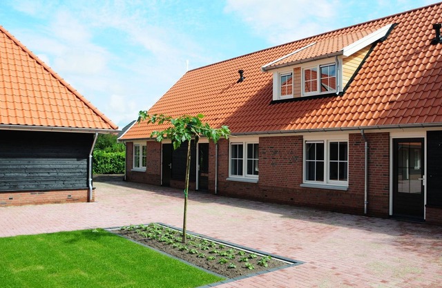 Spacious home with a bubble bath and six bathrooms, in Twente