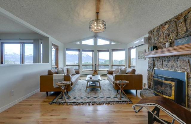Spacious Hotchkiss Home with Stunning Mountain Views