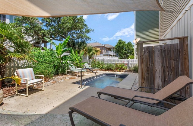 Spacious Kure Beach home for Reunions & Families, with Pool & Steps to the Ocean