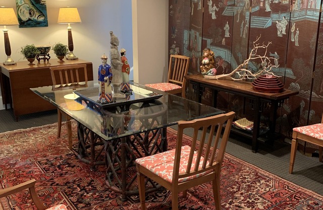 Spacious living in Historic Georgetown with shops, dining, museums steps away!
