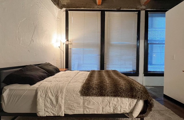 Spacious Loft in the Heart of DTLA!