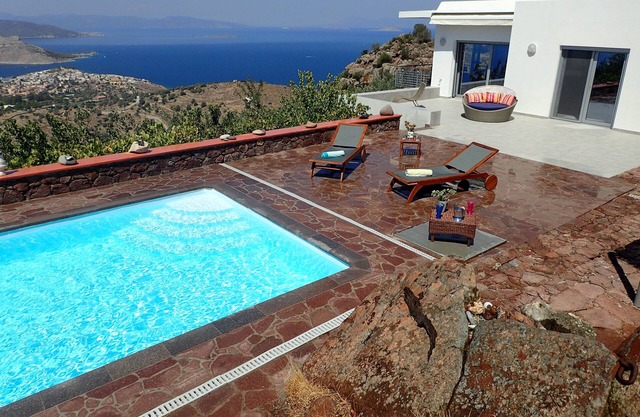 SPACIOUS - LUXURIOUS ART VILLA SEA VIEW WITH POOL AND GORGEOUS SUNSET!