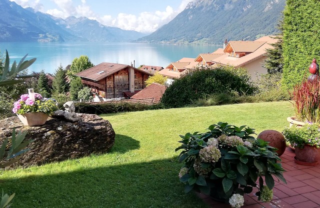 Spacious Luxury Home with Terrace, panoramic views, and walk to the lake!