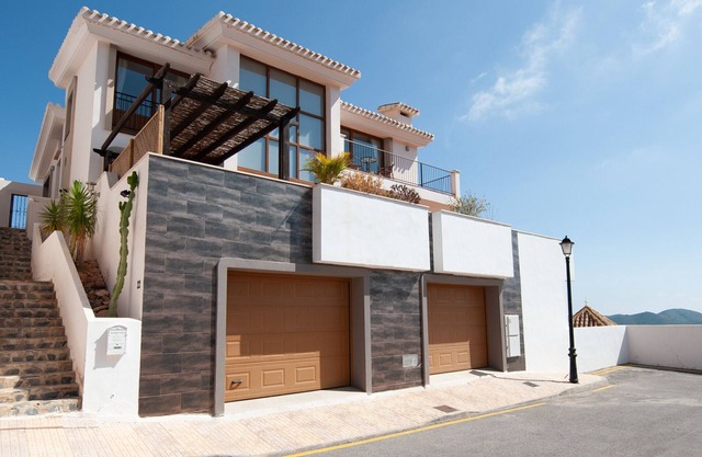 Spacious Luxury Villa with Private Pool