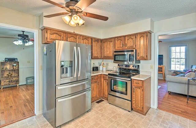 Spacious Mt Juliet Home w/1 Acre Yard!