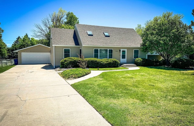 Spacious Ogallala Home! 12 min to Lake McConaughy, Hunting Retreat, Dog Friendly