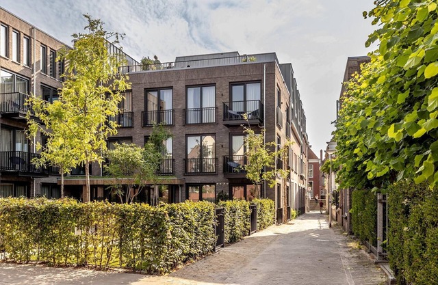 Spacious one-room apartment in Delft