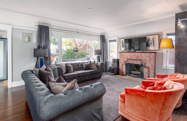 Spacious Palo Alto Home Near Downtown & Stanford