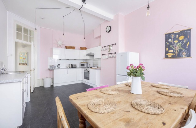 Spacious period home in Margate - Wilderness Rooms near the sea