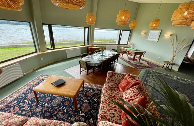 Spacious Sea View Home 5 miles from Inverness