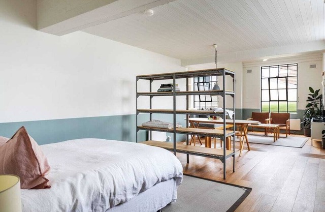 Spacious studio in Darlinghurst