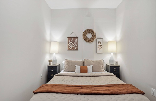 Spacious studio with full kitchen & bath near Mary Washington