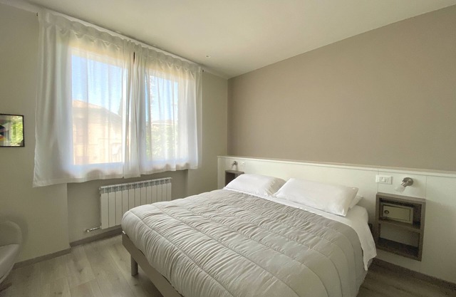 Spacious three-room apartment JOLLY equipped with all comforts, with balcony.