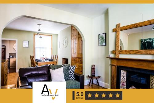 Spacious Two-Bedroom House - Fast Wi-Fi, Garden, Free Parking, Ideal for Business or leisure Stays By AV Hughes Properties