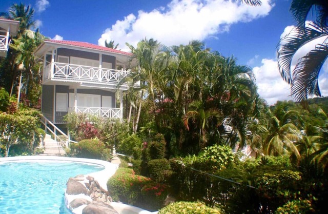 Spacious villa in a small vacation community overlooking beautiful Marigot Baynn