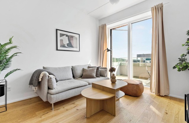 Spacious waterfront apartment with marina views