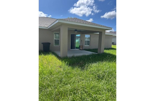 Spacious Yard Free Parking Dining for 8