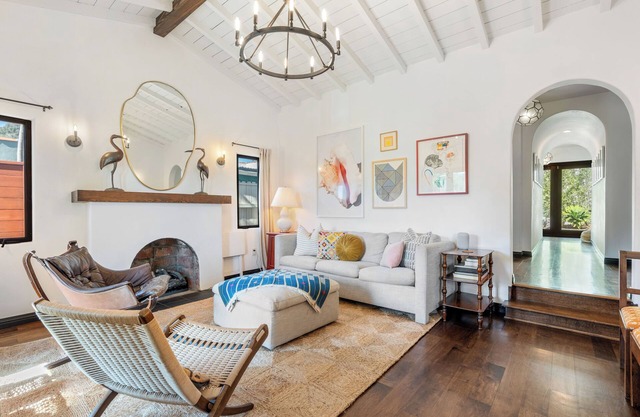 Spanish Styled Home, Spa-like Bath, & Free Parking