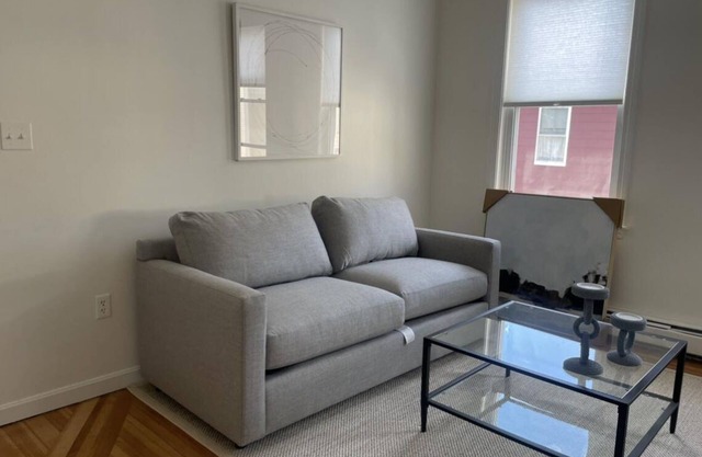 Sparkling Renovated 3 Bed 2 BathroomnnIn Heart of Historic Brookline Village nn