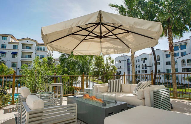 Special Cays! Resort Pool View! 30 night Delight