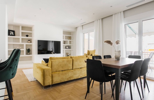 Spectacular 3BR Apartment in Pangrati