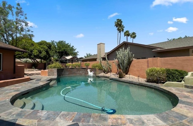 Spectacular! 4bdr-Single-Story Home Private Pool!