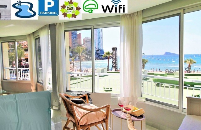 Spectacular 5 Stars front the beach Unforgettable sunsets listening to the waves