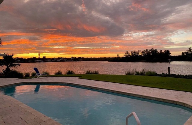 Spectacular Bay View Home, Gateway to Siesta Key and all of Sarasota