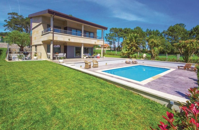 Spectacular bright and spacious cottage in a beautiful and clear environment.
