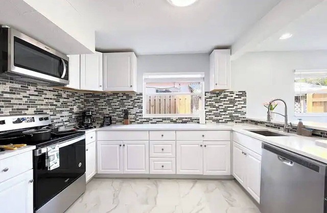 Spectacular house near the beach 4BD/2BAn