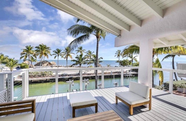 Spectacular Oceanfront Views 3 bed/bath Villa with Amazing Views!