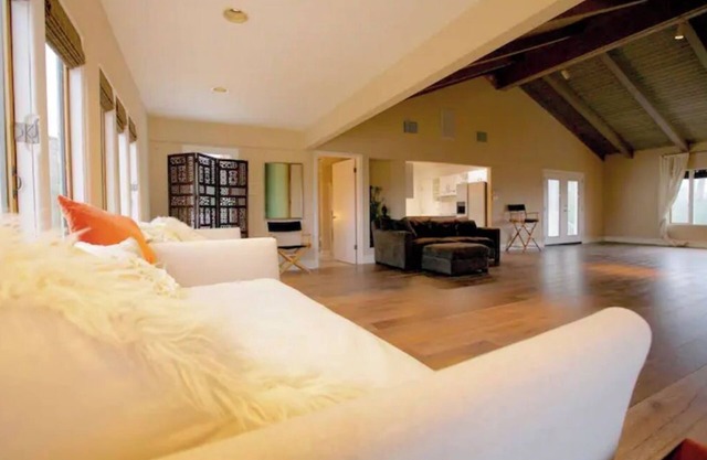 Spectacular Spacious Studio and Master Suite