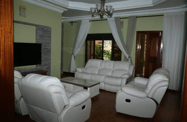 Spectacularly Beautiful Home @Stones and Palms