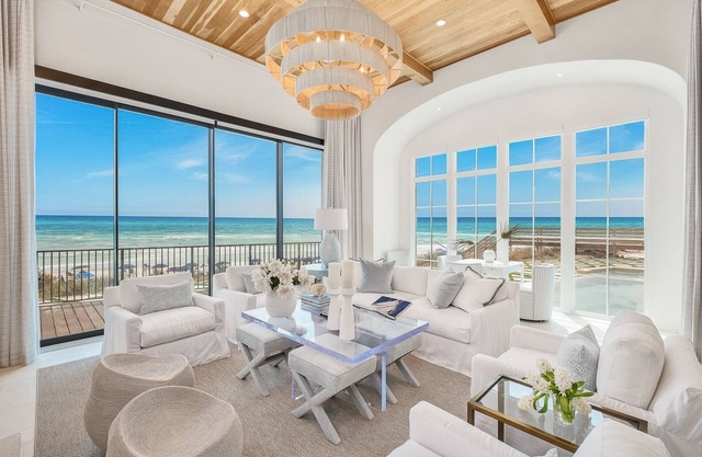 Spend Fall at the Gulf! Gulf Front! Low-Speed Vehicle! Gym! Elevator! Peloton! Bikes! New Build!