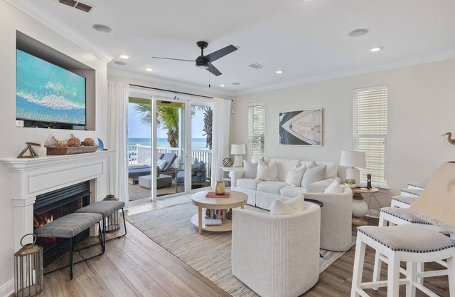 Spend Fall with us by the Beach! Gulf-Front Views! Private Pool! 4 Adult Bikes!
