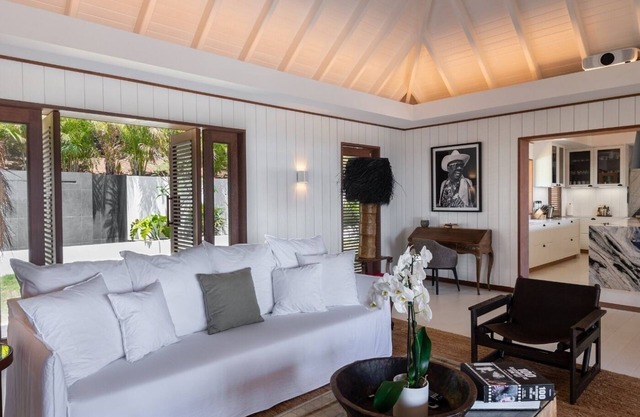 Splendid 6 BDRM Luxury Villa w Jacuzzi and BBQ