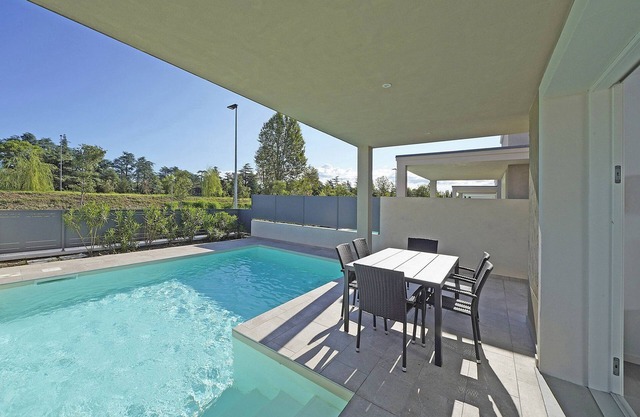 Splendid Lake Garda Retreat | Villa Prestigio | Sirmione | Luxurious Comfort |.