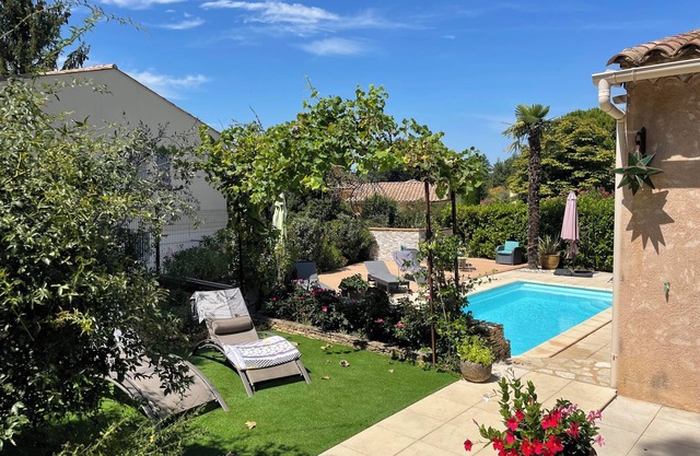 Splendid Villa- Private heated pool-3 double bedrooms, 2 bathrooms