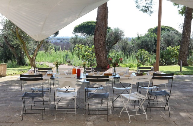 Splendid villa with pool and fitness area. 2 km from sea