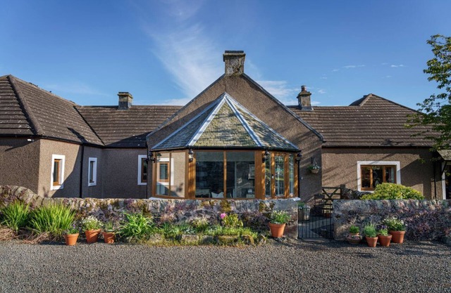 St Andrews Retreat - Ten Bedroom Villa, Sleeps 20