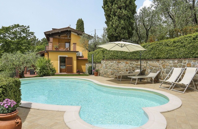 Stunning private villa for 6 guests with A/C, WIFI, private pool, TV and terrace