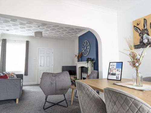 St Johns Hse-3BR-Sleeps 6-Fully Equipped-Workers-short, long stays