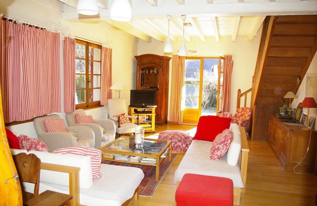 ST-JORIOZ, 150M du Lac, chalet 190m2,jardin , 10pers