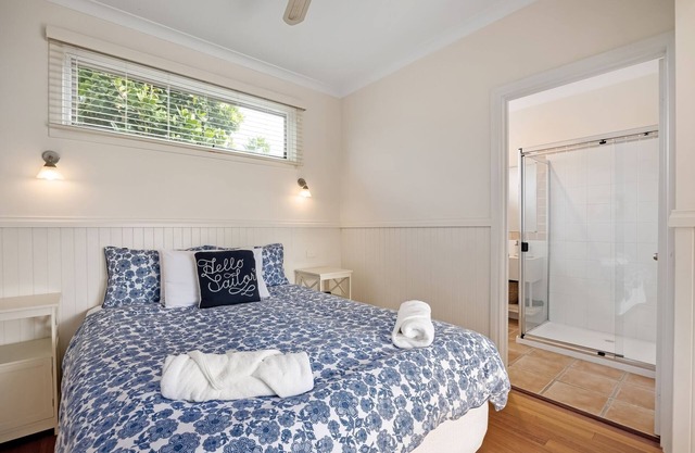 ST PAULS BLUE OCEANSIDE SELF CONTAINED COTTAGE IN SORRENTO